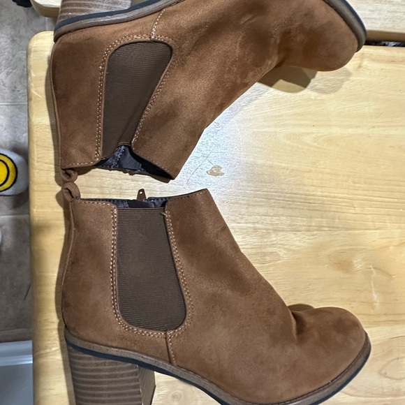 Sonoma Brown Ankle Boots - Picture 8 of 11